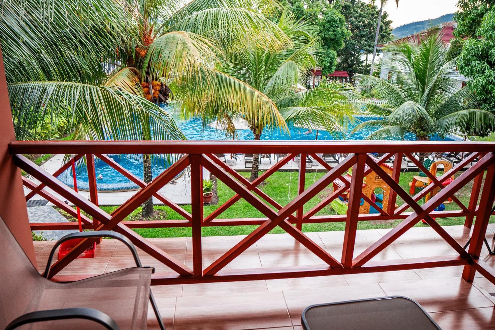 Laguna Azul & 3*
