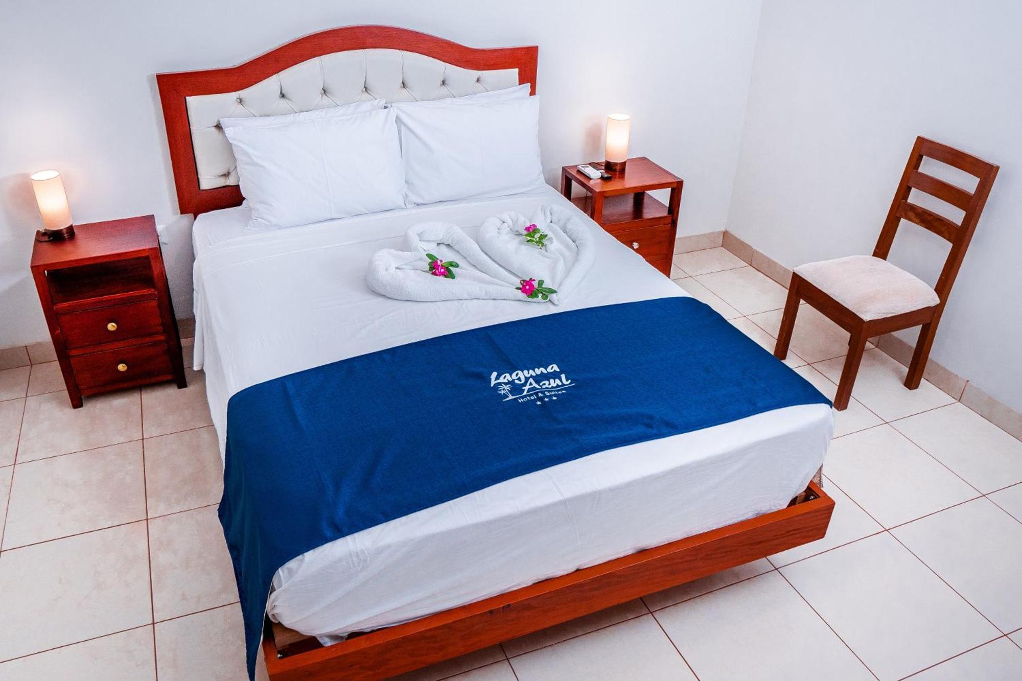 Laguna Azul & 3*