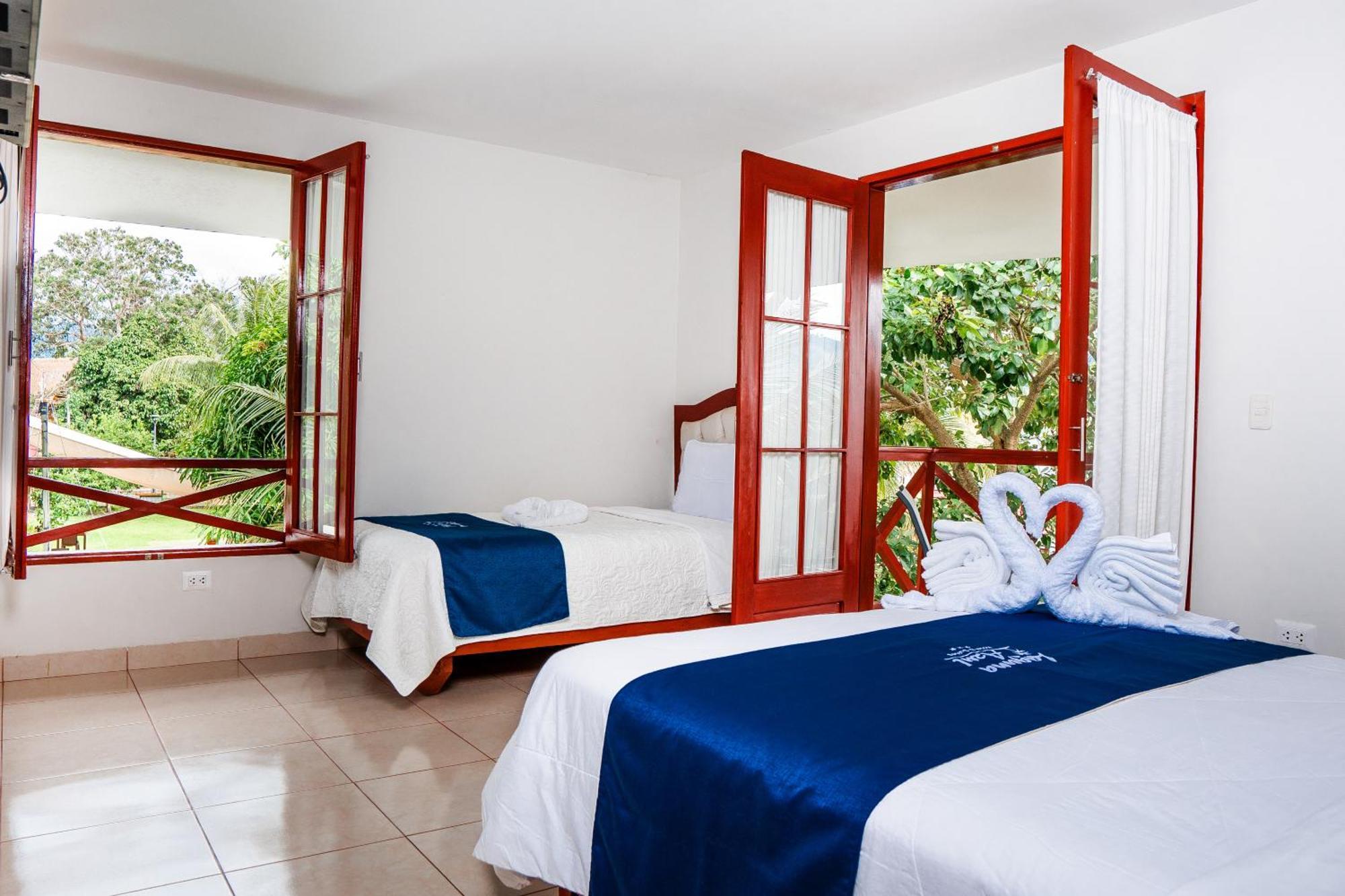 Hotel Laguna Azul & Sauce