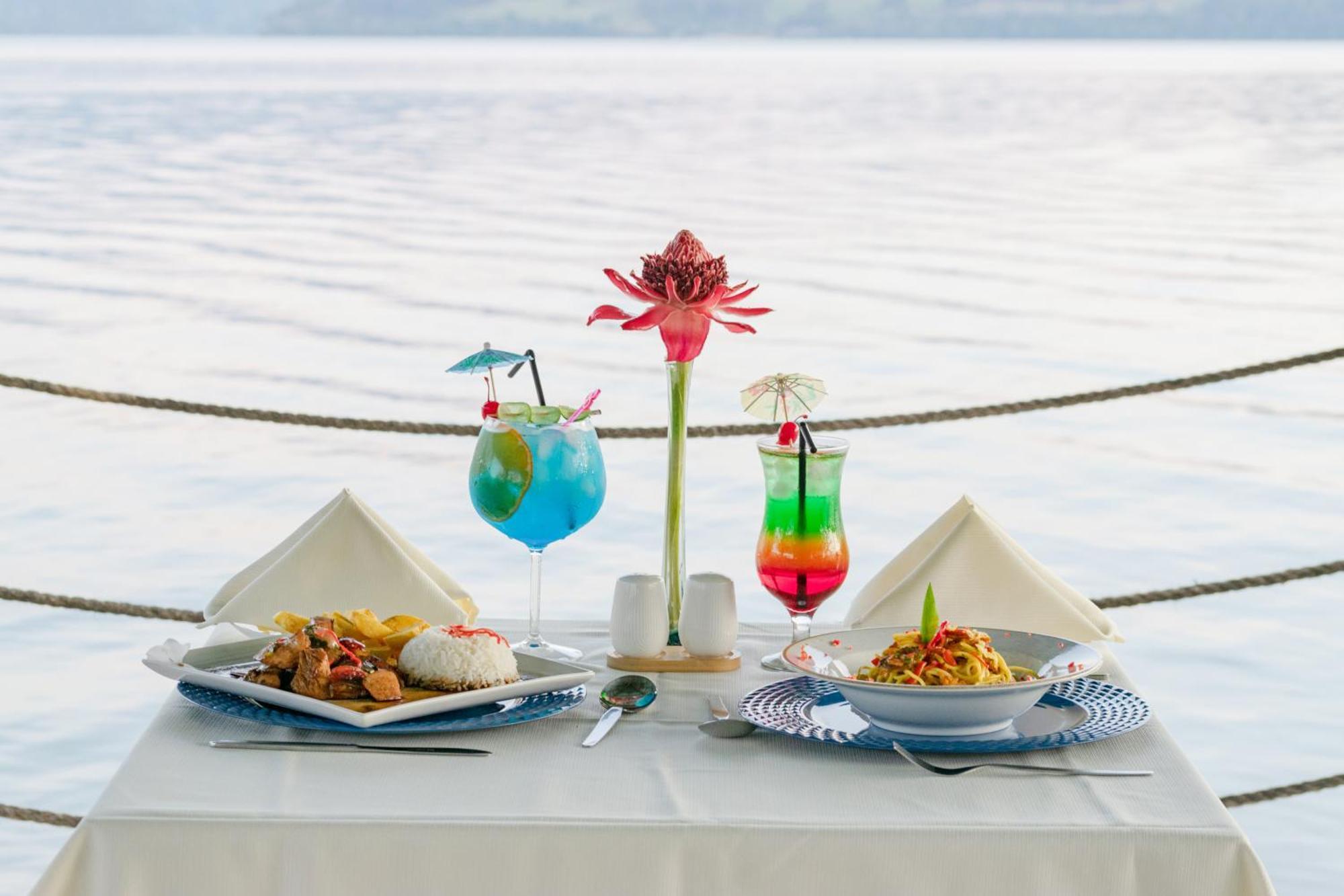 Hotel Laguna Azul & 3*