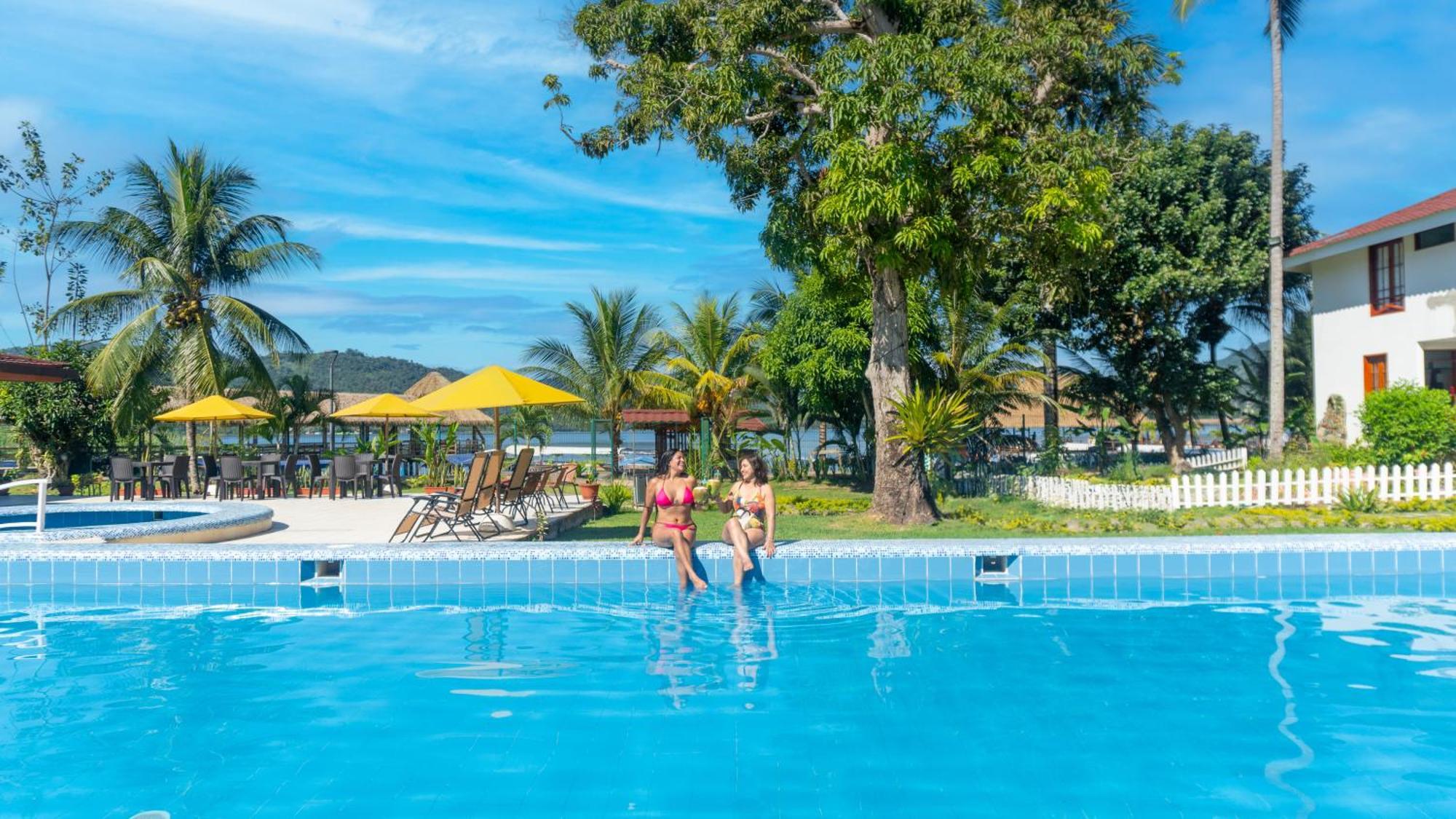 Hotel Laguna Azul &