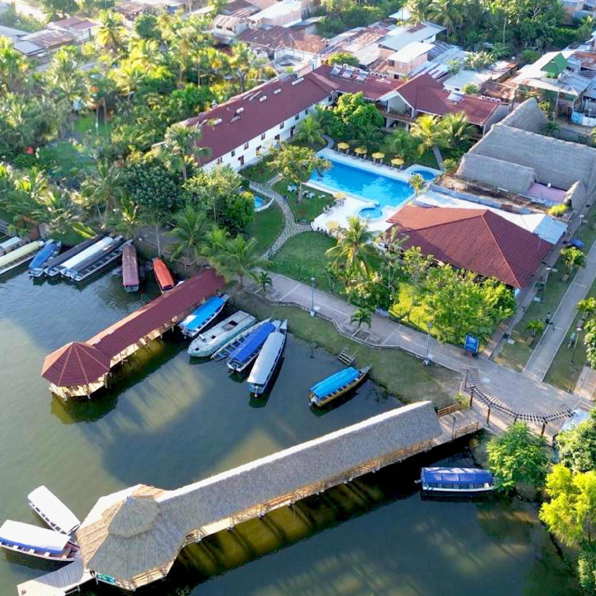 Hotel Laguna Azul & 3*